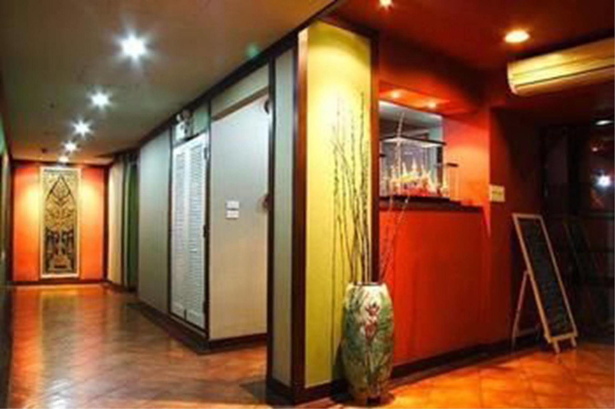 בנגקוק Oyo 434 Boonsiri Place Hotel מראה חיצוני תמונה